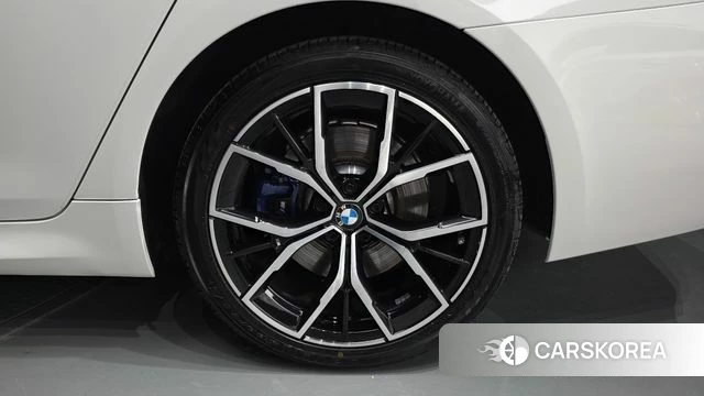 BMW 5 Series (G30) id 4594197 из Кореи 13