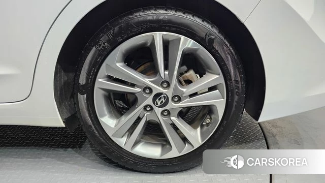 Hyundai Avante AD id 4188597 из Кореи 13