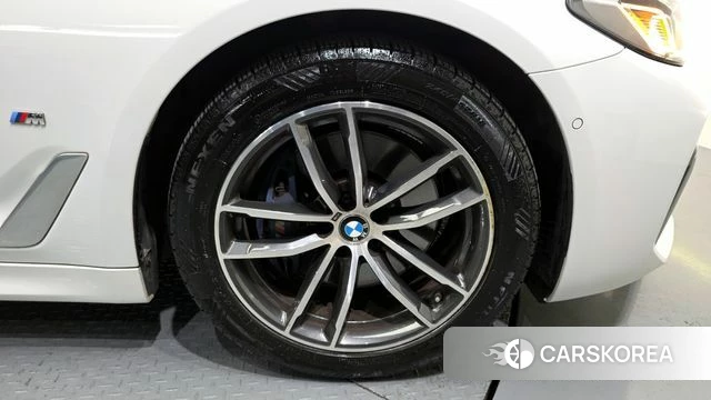 BMW 5 Series (G30) id 4362032 из Кореи 13