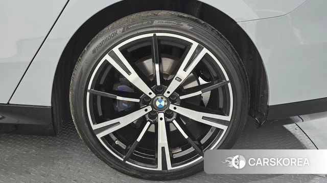 BMW 5 Series (G60) id 4655847 из Кореи 13