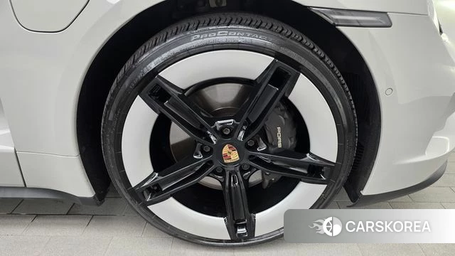 Porsche Taycan id 4623191 из Кореи 13
