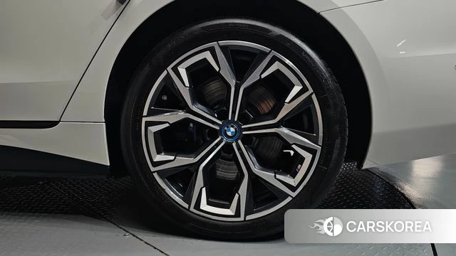 BMW i4 id 4917237 из Кореи 13