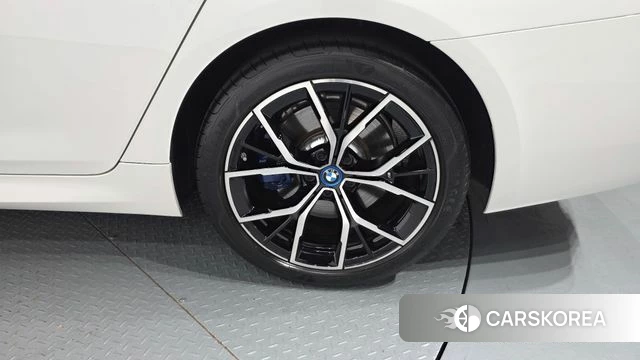 BMW 5 Series (G30) id 4711848 из Кореи 13