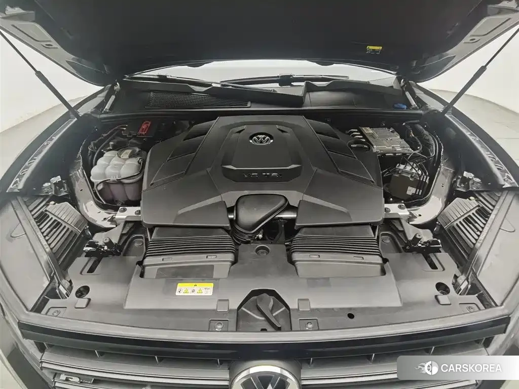 Volkswagen Touareg id 4607106 из Китая 13