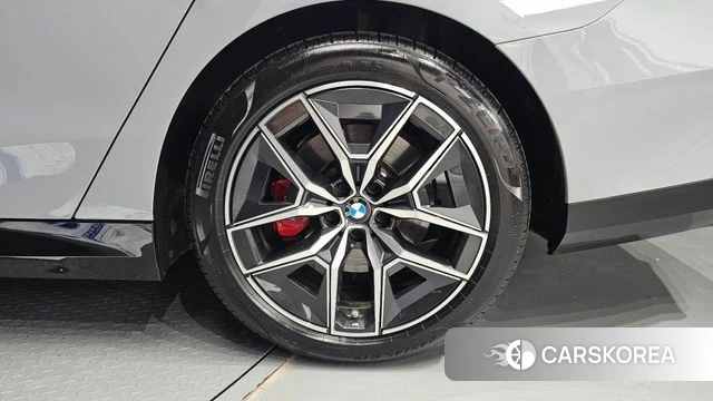 BMW 5 Series (G60) id 4634961 из Кореи 13