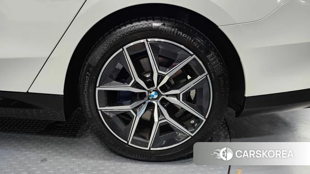 BMW 5 Series (G60) id 4455984 из Кореи 13