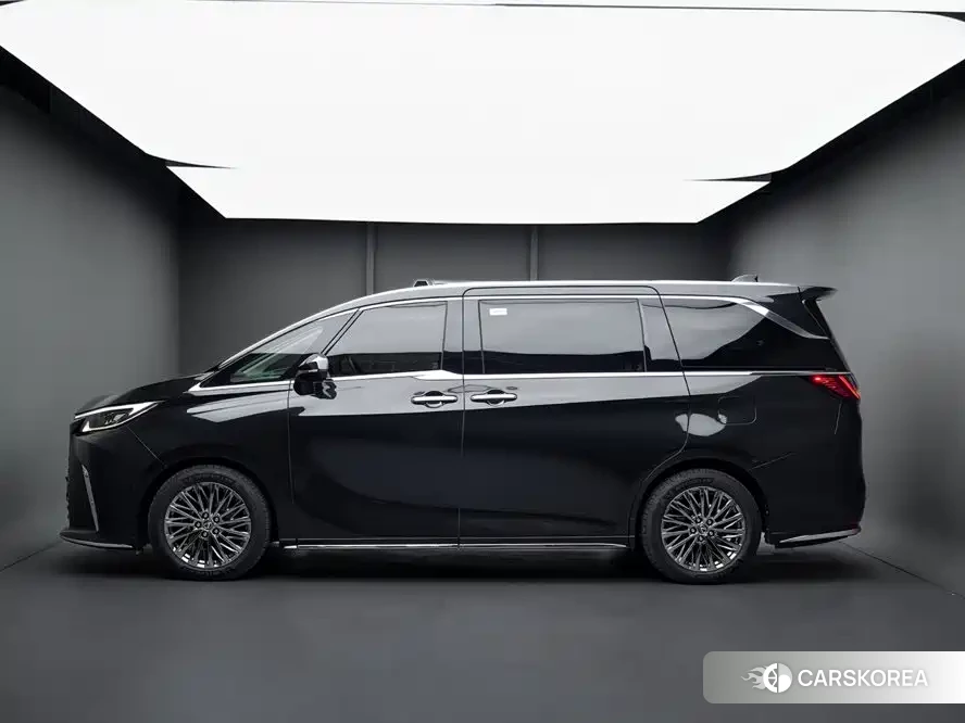 Lexus LM id 4686055 из Китая 13