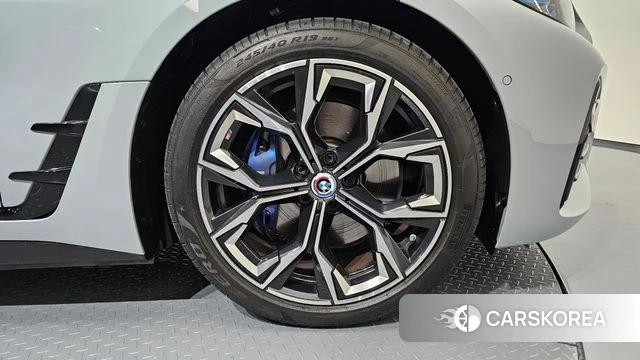 BMW i4 id 4665507 из Кореи 13