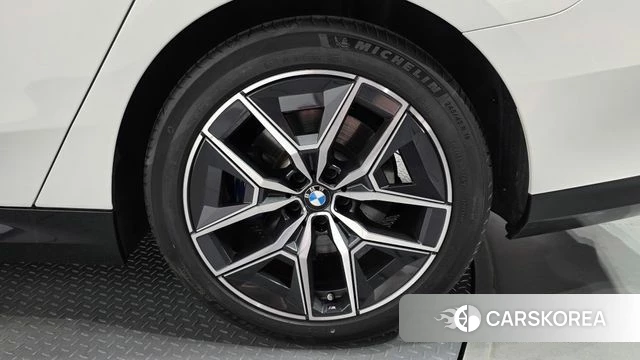 BMW 5 Series (G60) id 4753177 из Кореи 13
