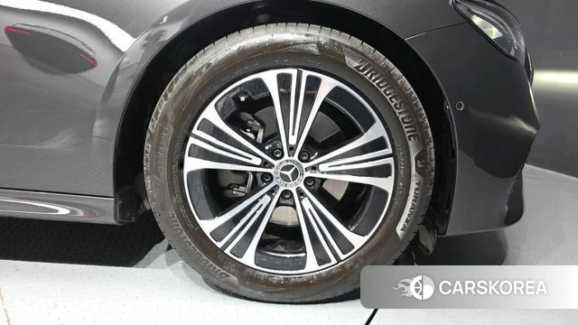 Mercedes-Benz E-Class W214 id 4229792 из Кореи 13
