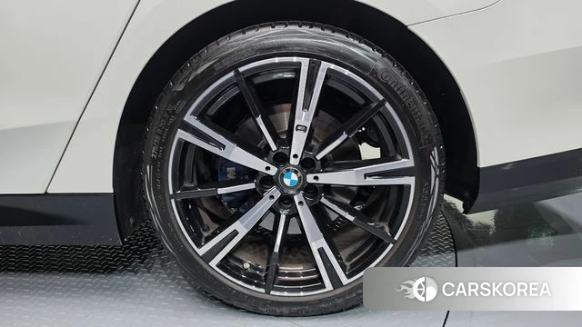 BMW 5 Series (G60) id 4649622 из Кореи 13