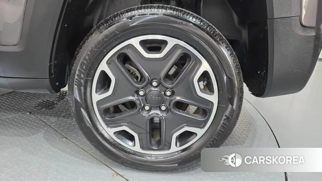 Jeep Renegade id 4727938 из Кореи 13