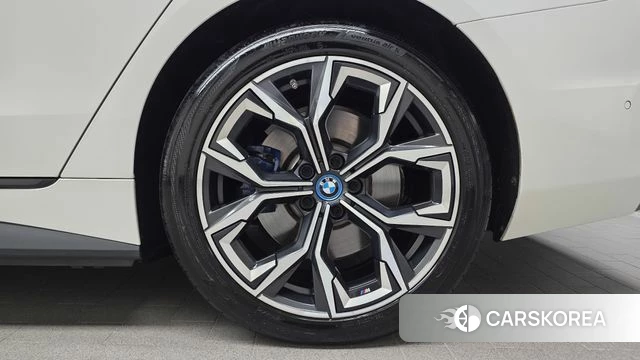 BMW i4 id 4783806 из Кореи 13