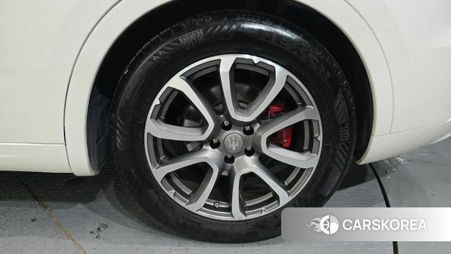 Maserati Levante id 4770669 из Кореи 13