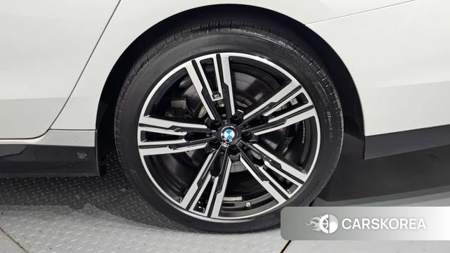 BMW 7 Series (G70) id 4248559 из Кореи 13