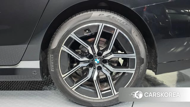 BMW 7 Series (G70) id 4935084 из Кореи 13