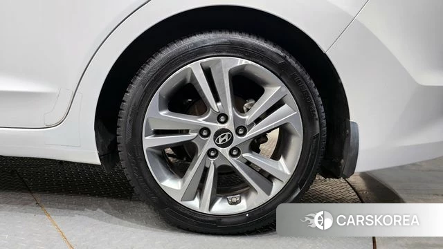 Hyundai Avante AD id 4363379 из Кореи 13