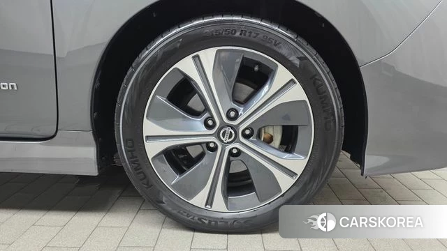 Nissan Leaf (ZE1) id 4615099 из Кореи 13