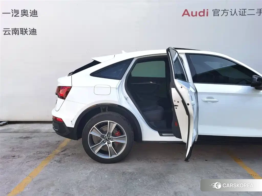 Audi Q5L id 4629461 из Китая 13