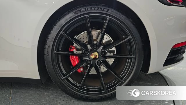 Porsche 911(992) id 4667234 из Кореи 13