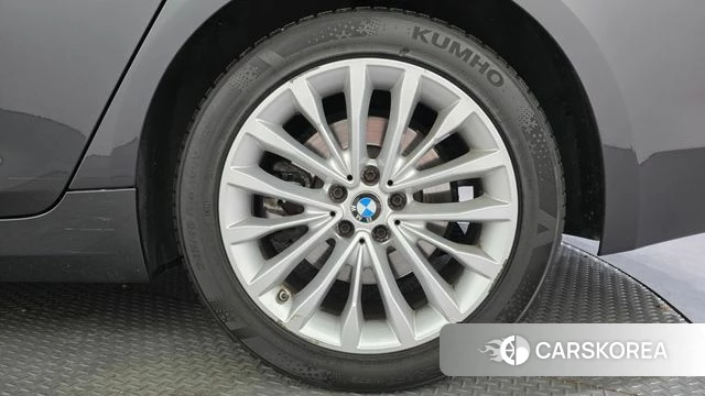 BMW 5 Series (G30) id 4251296 из Кореи 13