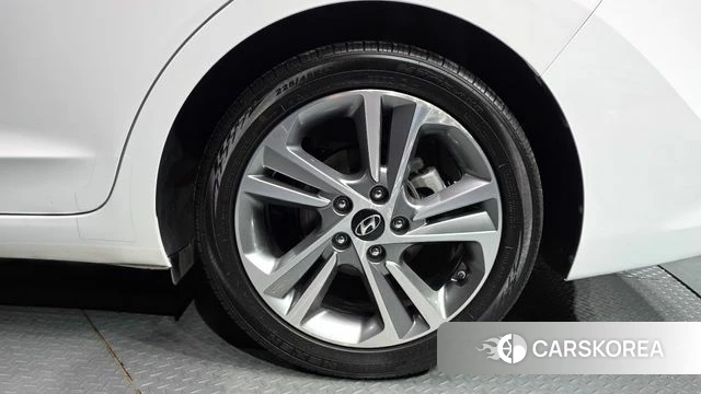 Hyundai Avante AD id 4652287 из Кореи 13