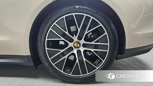 Porsche Taycan id 4591853 из Кореи 13