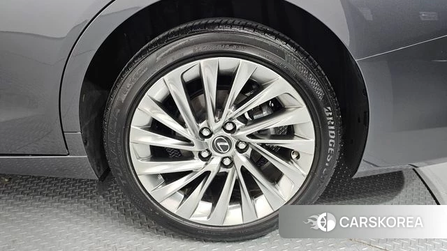 Lexus ES300h 7th generation id 4893095 из Кореи 13