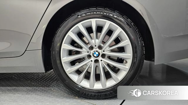 BMW 5 Series (G30) id 4917645 из Кореи 13