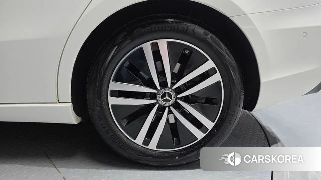 Mercedes-Benz A-Class W177 id 4302800 из Кореи 13