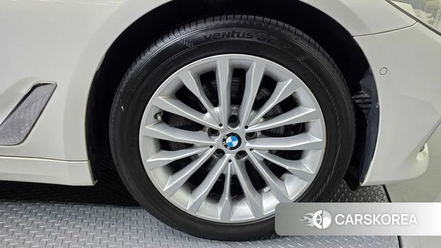 BMW 5 Series (G30) id 4410695 из Кореи 13