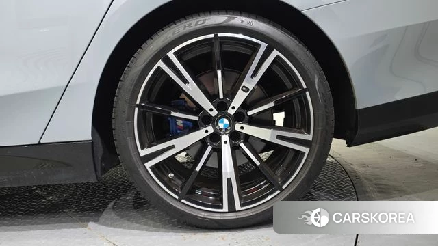 BMW 5 Series (G60) id 4516015 из Кореи 13