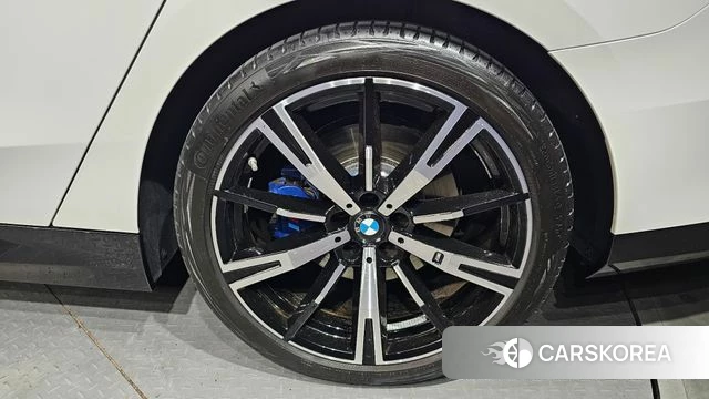 BMW 5 Series (G60) id 4853634 из Кореи 13
