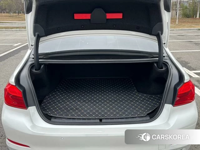 BMW 5 series PHEV id 4209456 из Китая 13