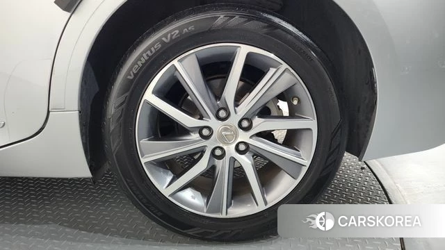Lexus New ES300h id 4251399 из Кореи 13