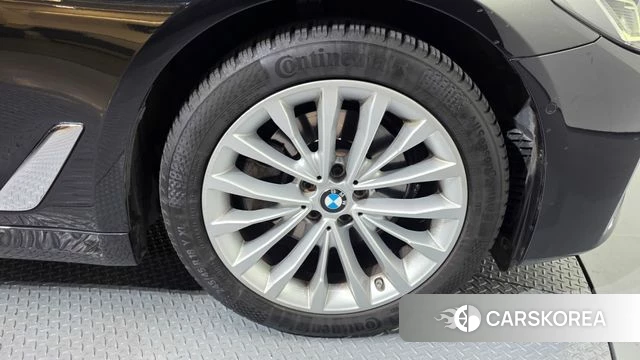 BMW 5 Series (G30) id 4303531 из Кореи 13