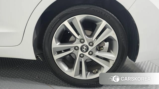 Hyundai Avante AD id 4900744 из Кореи 13