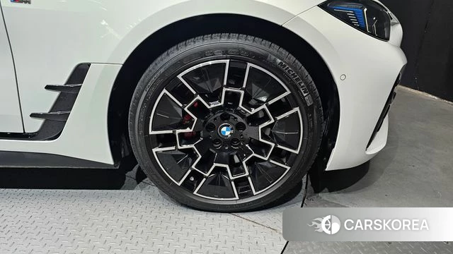 BMW i4 id 4571005 из Кореи 13