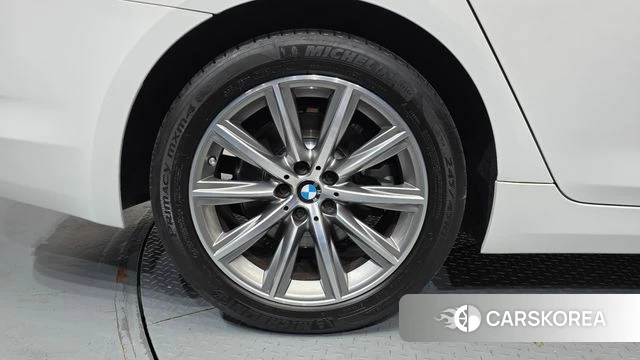 BMW 5 Series (G30) id 4587339 из Кореи 13