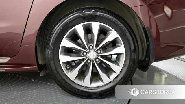 Kia All New Carnival id 4345839 из Кореи 13