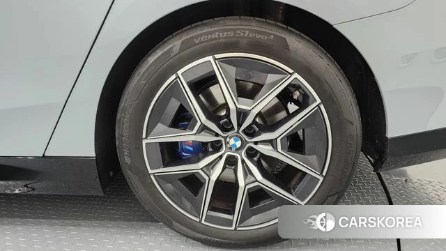 BMW 5 Series (G60) id 4623459 из Кореи 13