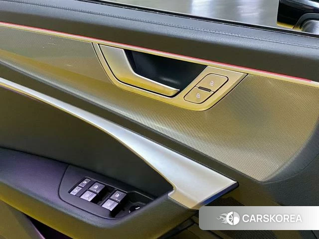 Audi A6L id 4297624 из Китая 13