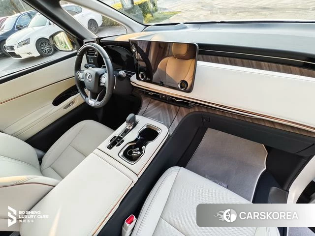 Lexus LM id 4291399 из Китая 13