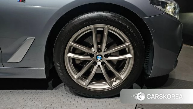 BMW 5 Series (G30) id 4765557 из Кореи 13