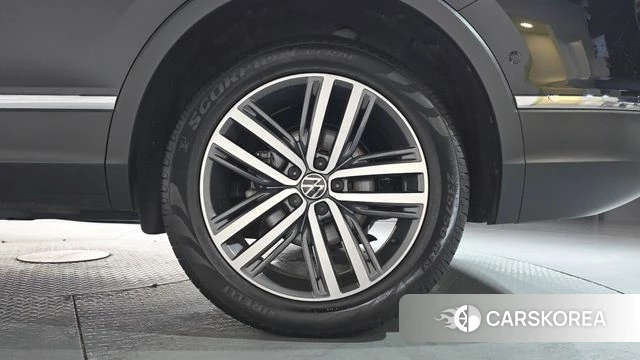 Volkswagen Tiguan Allspace id 4579217 из Кореи 13