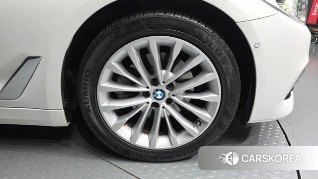 BMW 5 Series (G30) id 4937235 из Кореи 13