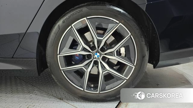 BMW 5 Series (G60) id 4480128 из Кореи 13