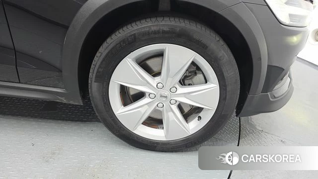 Volvo V60 Cross-Country 2nd Generation id 4581720 из Кореи 13