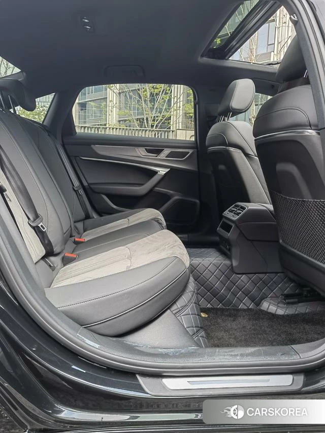 Audi A6L id 4272860 из Китая 13