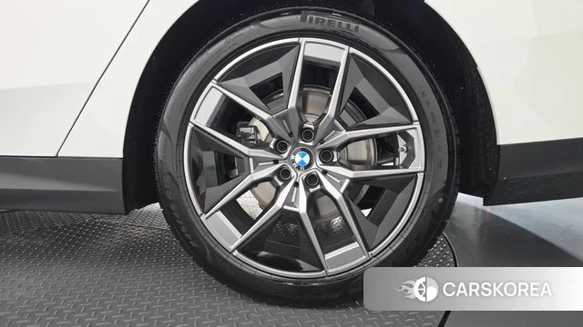 BMW 5 Series (G60) id 4743957 из Кореи 13